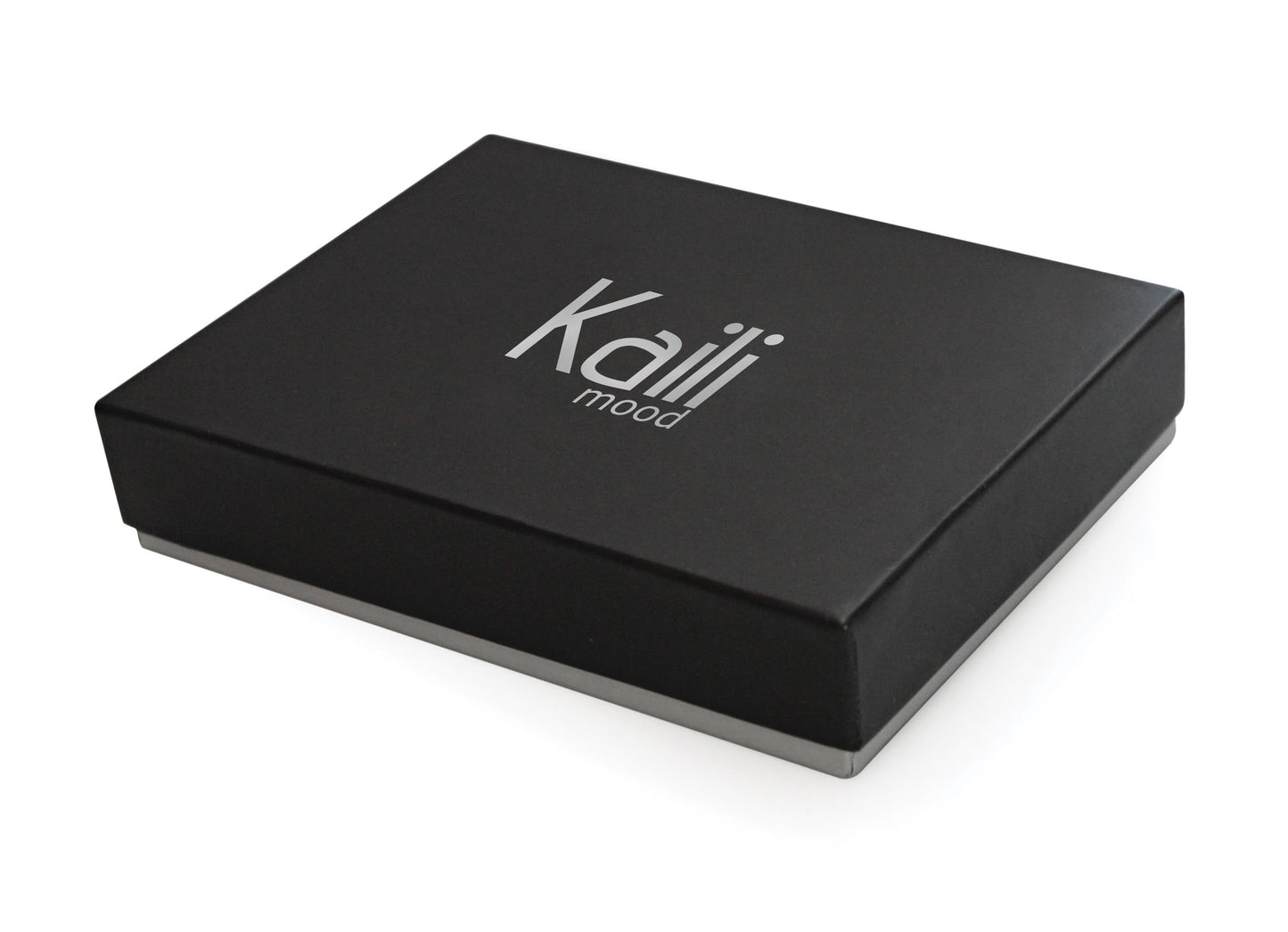 K10304AB | Portafogli Uomo in Vera Pelle pieno fiore, grana dollaro. Colore Nero. Tasca p/monete. Dimensioni da chiuso: cm 12,5 x 9,3 x 1. Confezione: Gift Box rigido fondo/coperchio-4
